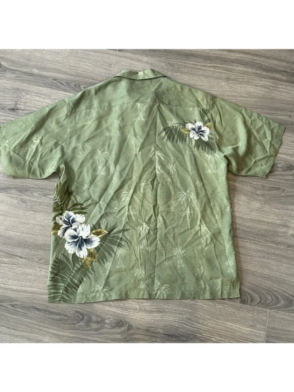 Tommy Bahama Shirt Mens M Green Silk Palm Hibiscus Hawaiian Aloha Camp Button Up